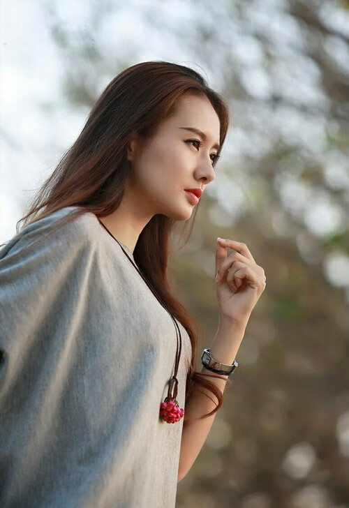 爱游戏娱乐-恩比德关键三分七六人继续刷新纪录，恩比德三分集锦