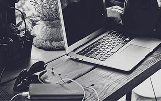 爱游戏大厅-伊朗队中场贝尔特拉在巴黎奥运会上展现出强大的进攻组织能力，伊朗拉什特